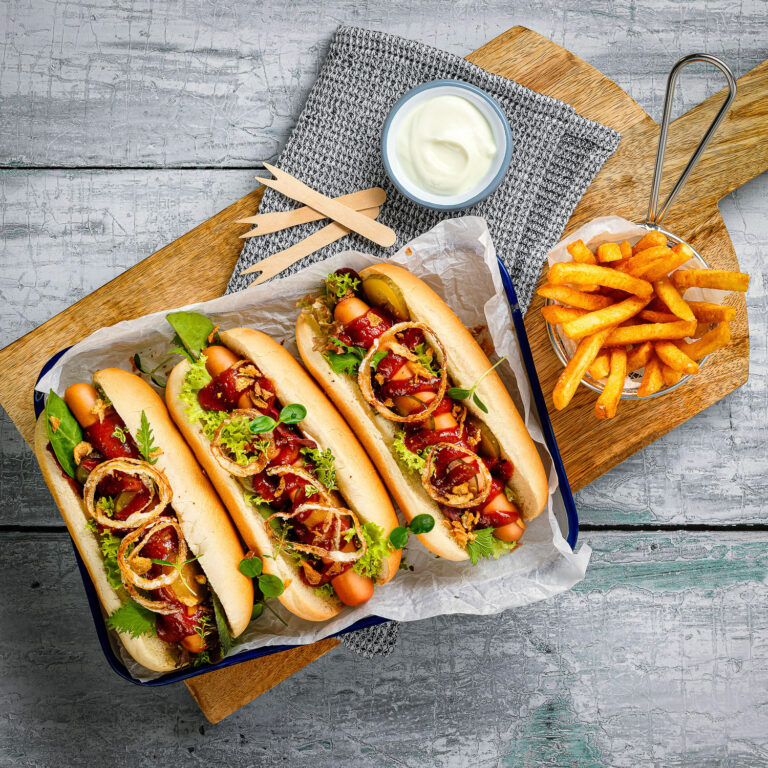 Food-Fotografie Hot Dogs mit Currywurst Sauce - Kunde: Homann Saucen - Agentur: ATS Agentur für Werbung und Verkaufsförderung