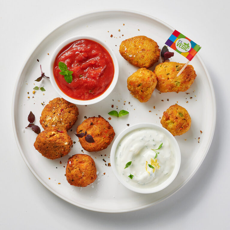 vegetarische Nuggets mit Dip und Salsa